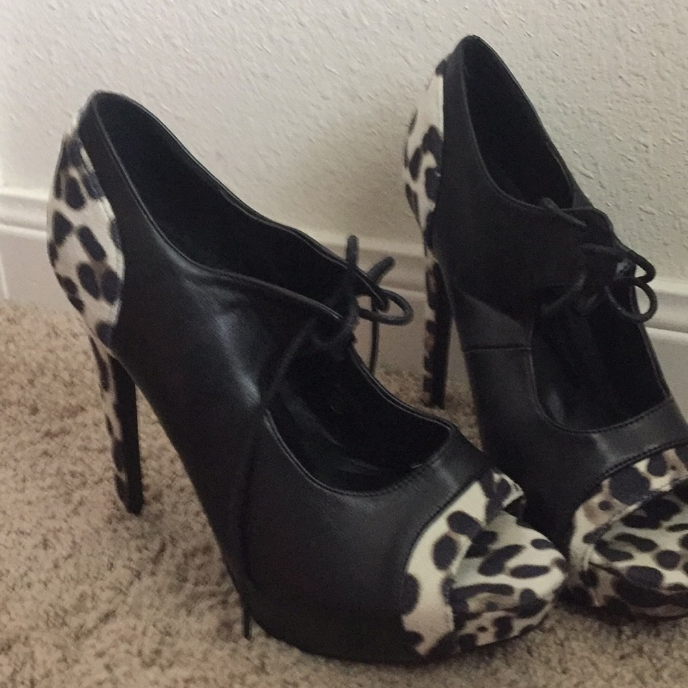 Peep toe animal print shoes with laces